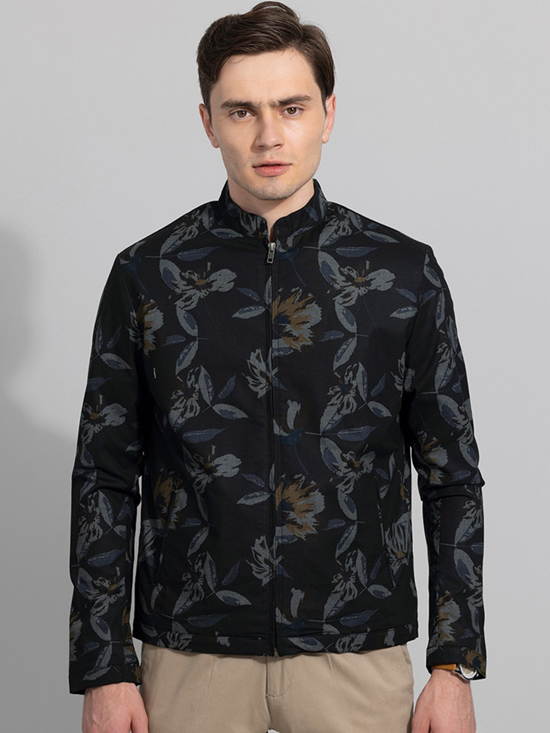 

Snitch Men Black & Grey Cotton Floral Tailored Jacket