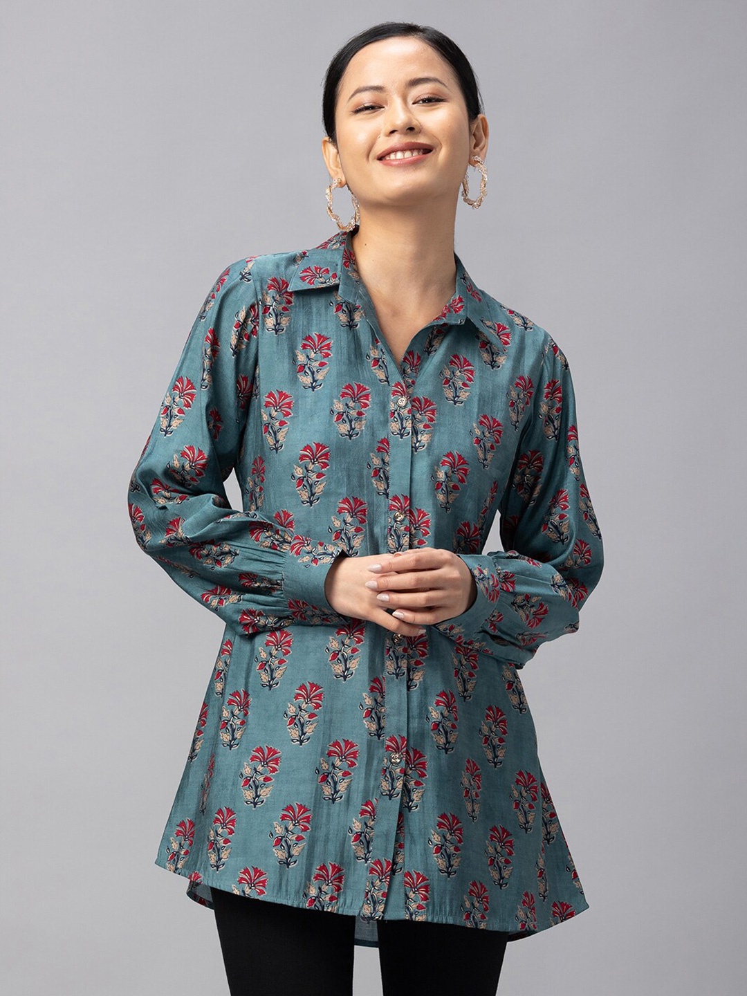 

TANKHI Women Blue Comfort Floral Printed Casual Shirt