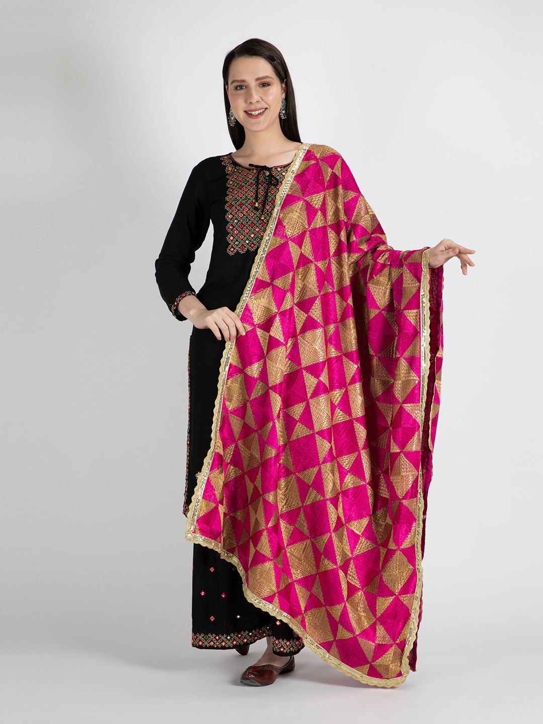 

Moda Chales Women Magenta & Beige Embroidered Dupatta with Phulkari