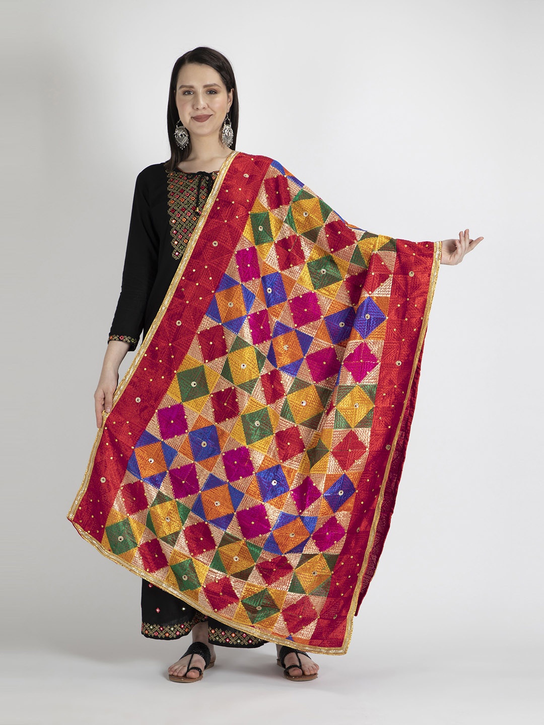 

Moda Chales Women Red & Blue Embroidered Dupatta with Phulkari