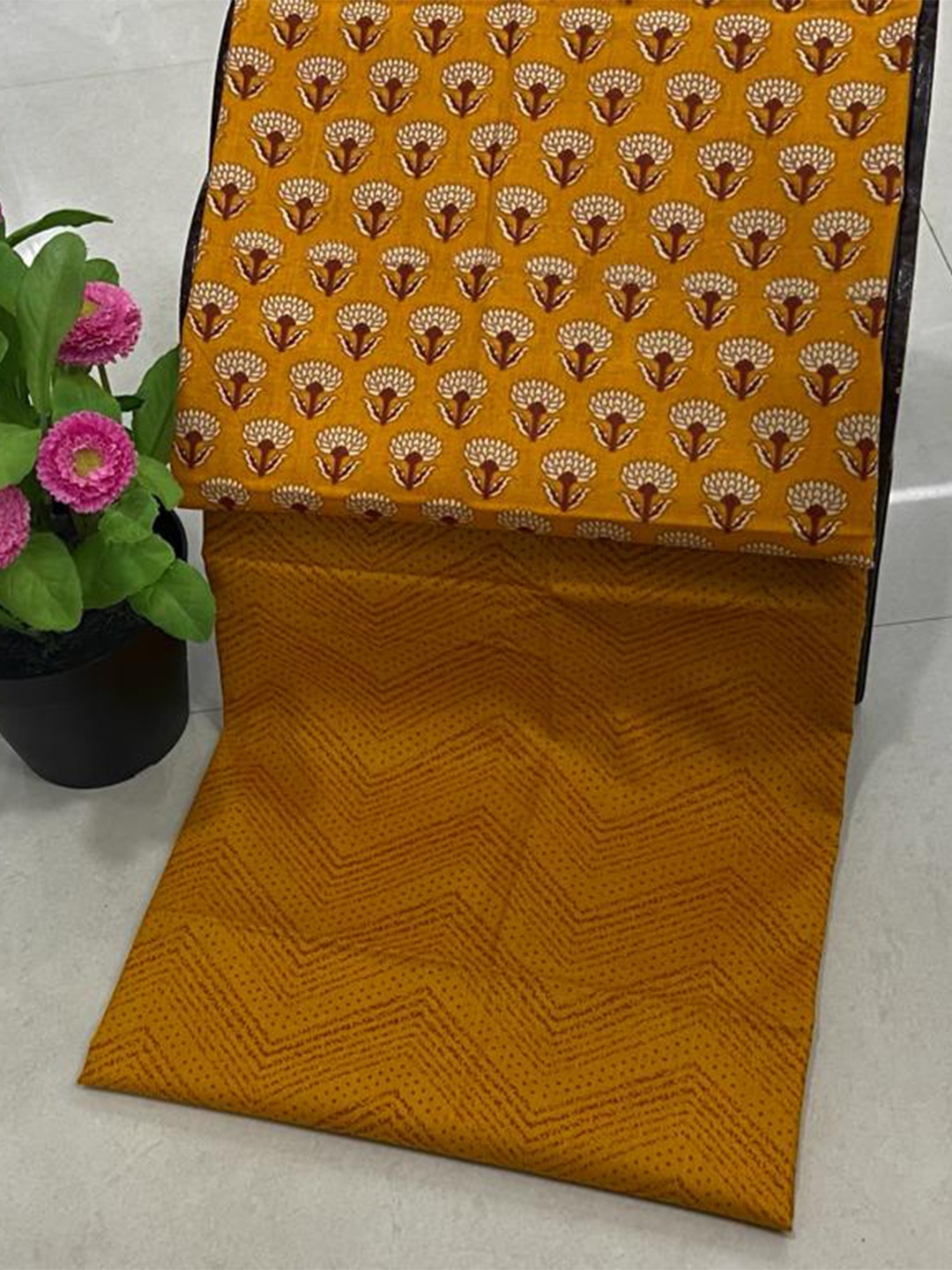

SALWAR STUDIO Yellow & Beige Printed Pure Cotton Unstitched Dress Material