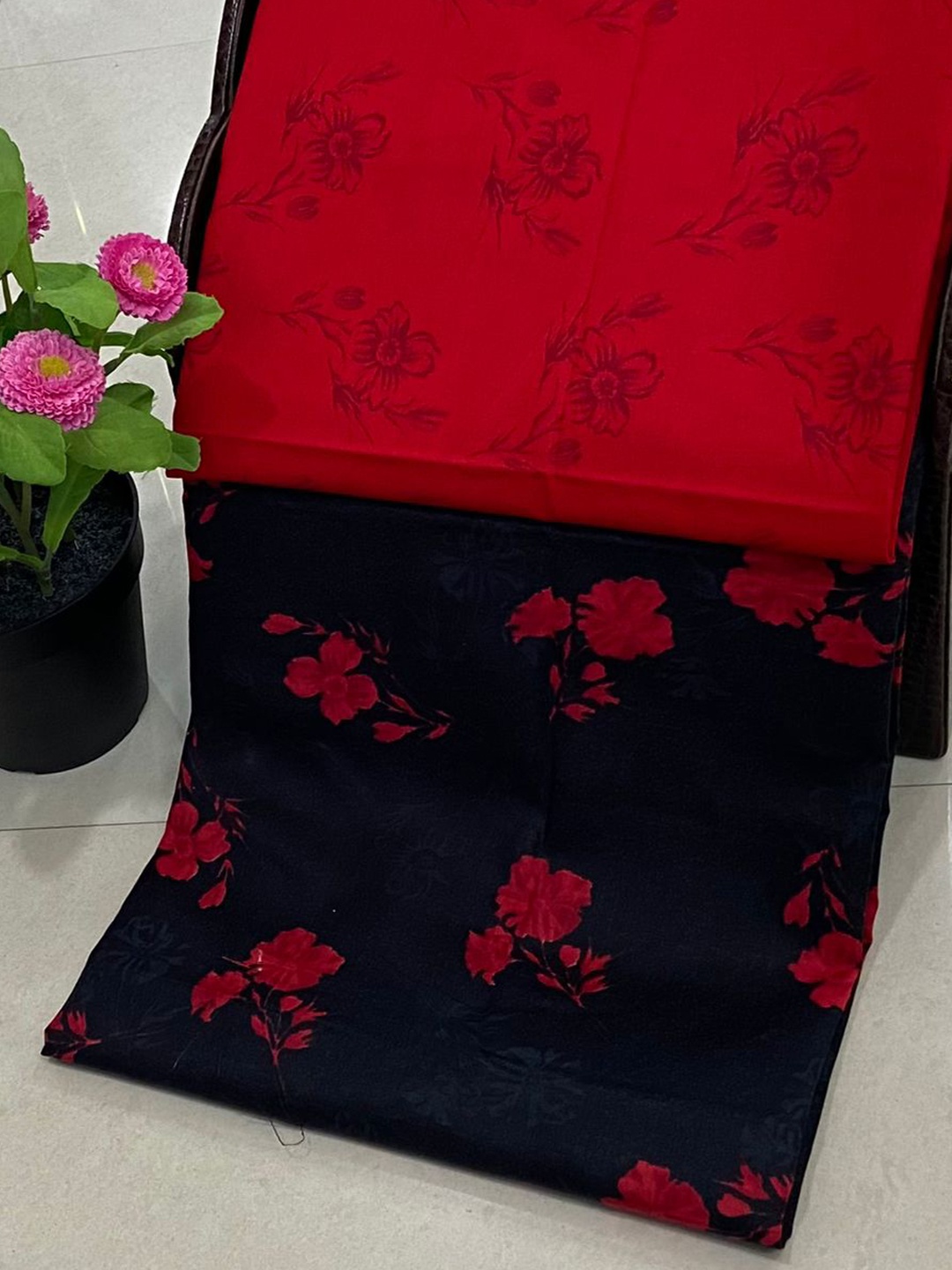 

SALWAR STUDIO Red & Black Printed Pure Cotton Unstitched Dress Material