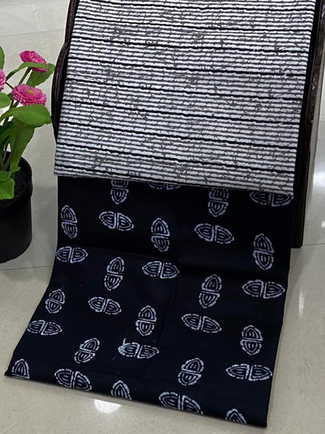 

SALWAR STUDIO White & Black Printed Pure Cotton Unstitched Dress Material