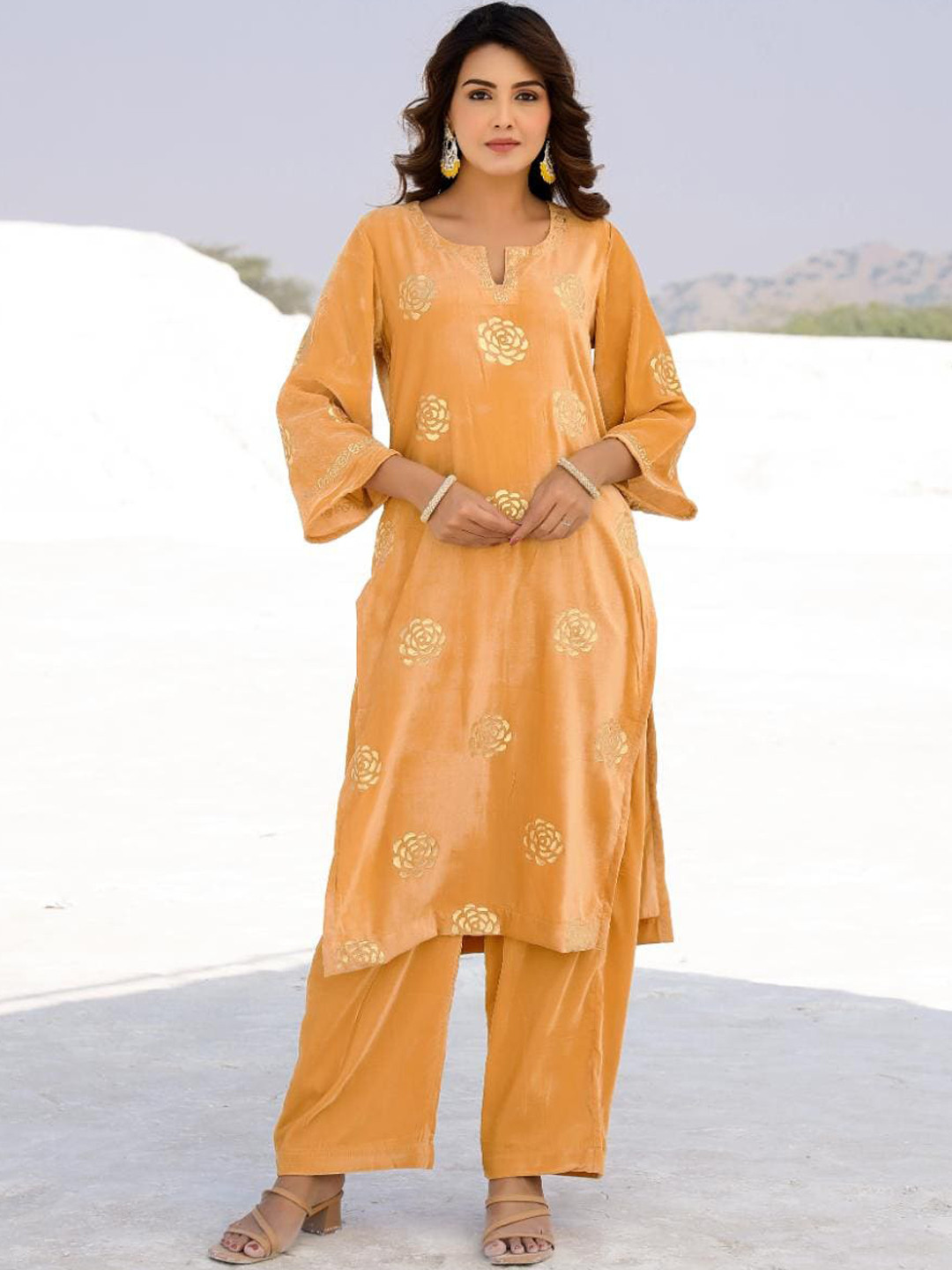 

Baisacrafts Women Gold-Toned Floral Printed Velvet Kurta with Trouser Set