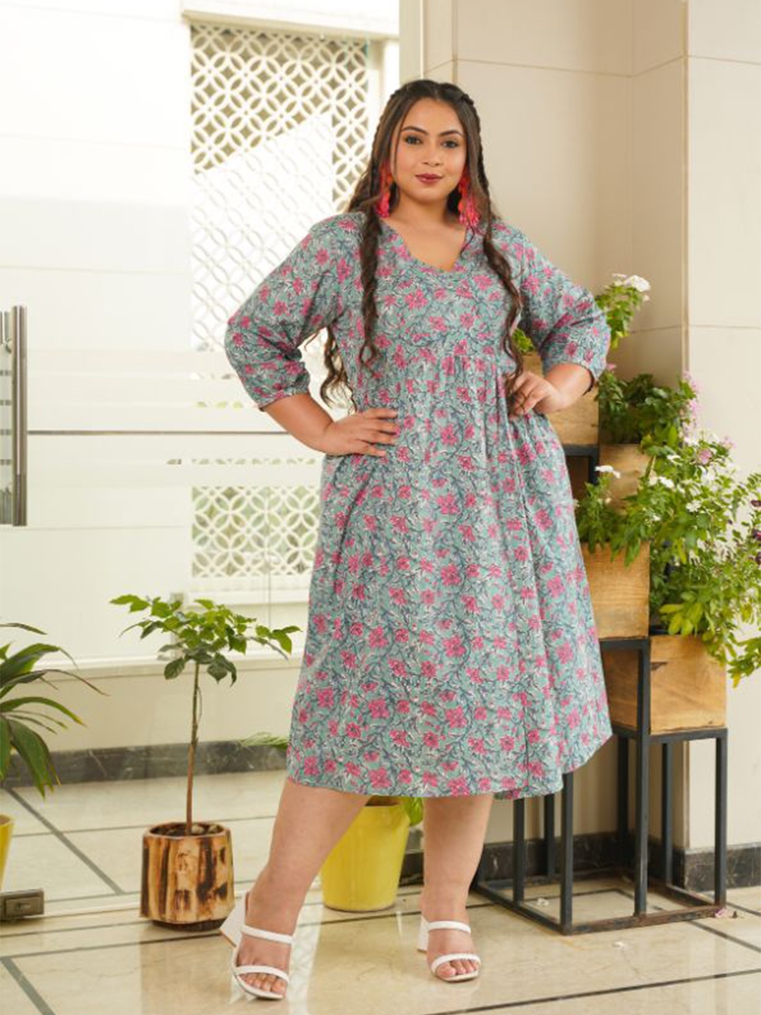 

NANGALIA RUCHIRA Plus Size Grey & Pink Floral Printed A-Line Midi Cotton Dress