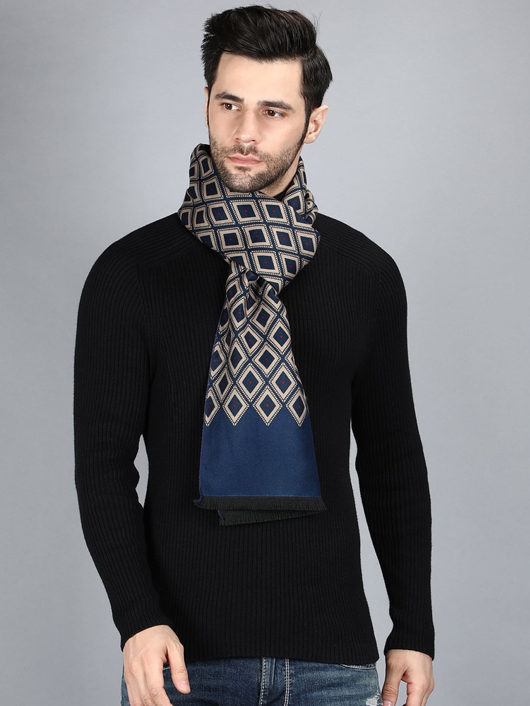 

Alvaro Castagnino Men Blue Diamond Printed Mufflers