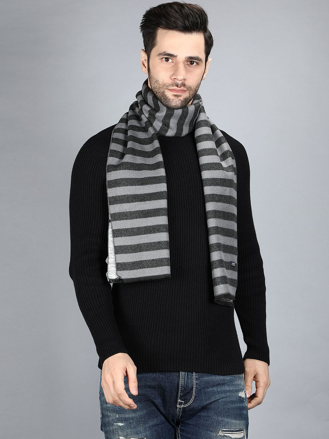 

Alvaro Castagnino Men Silver Colored & Charcoal Grey Striped Wool Muffler