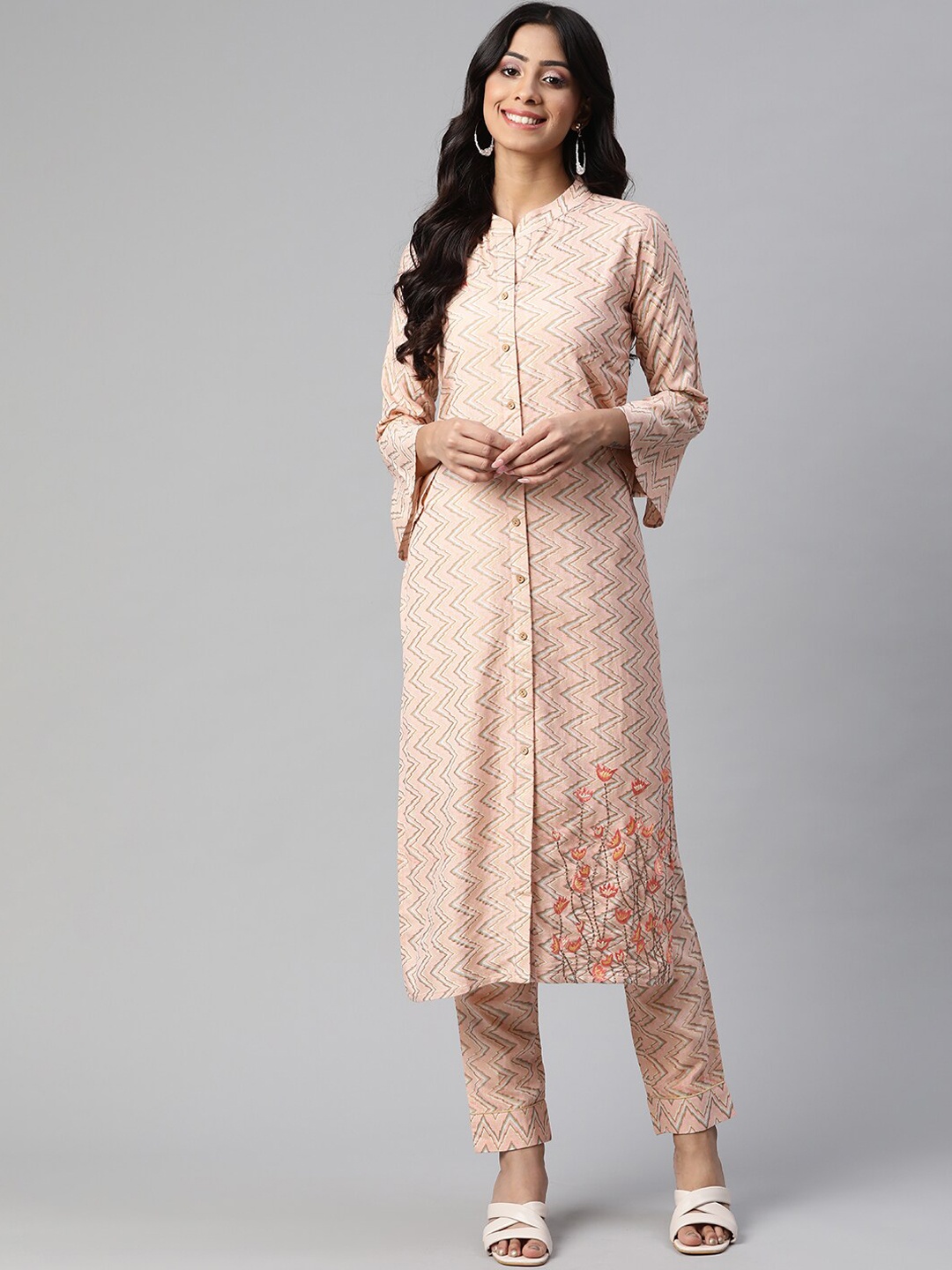 

KALINI Chevron Printed Flared Sleeves Mandarin Collar Straight Regular Kurta, Peach