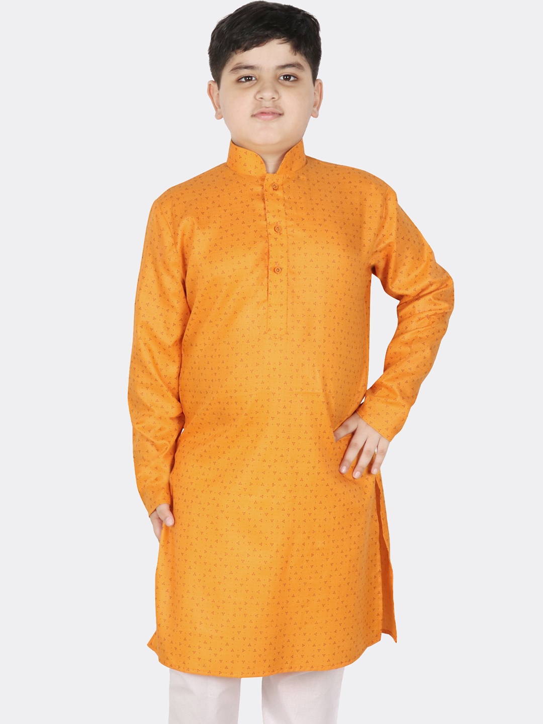 

SG YUVRAJ Boys Mustard Yellow Geometric Printed Mandarin Collar Cotton Kurta