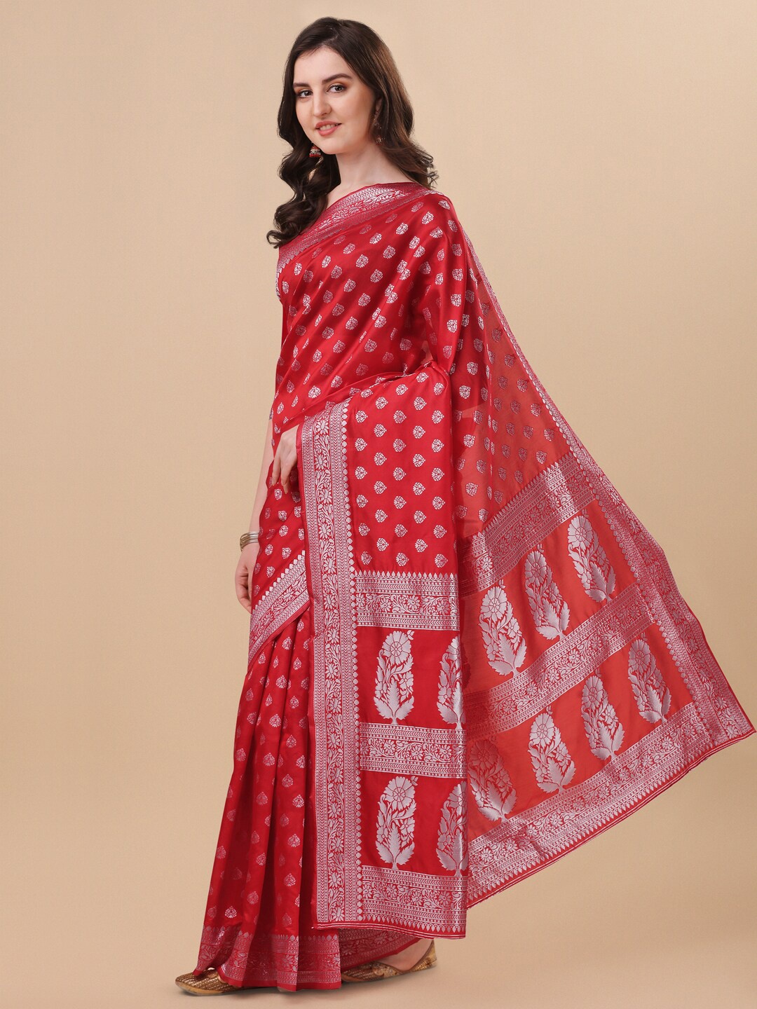 

MIRCHI FASHION Red & Silver-Toned Woven Design Zari Silk Blend Banarasi Saree