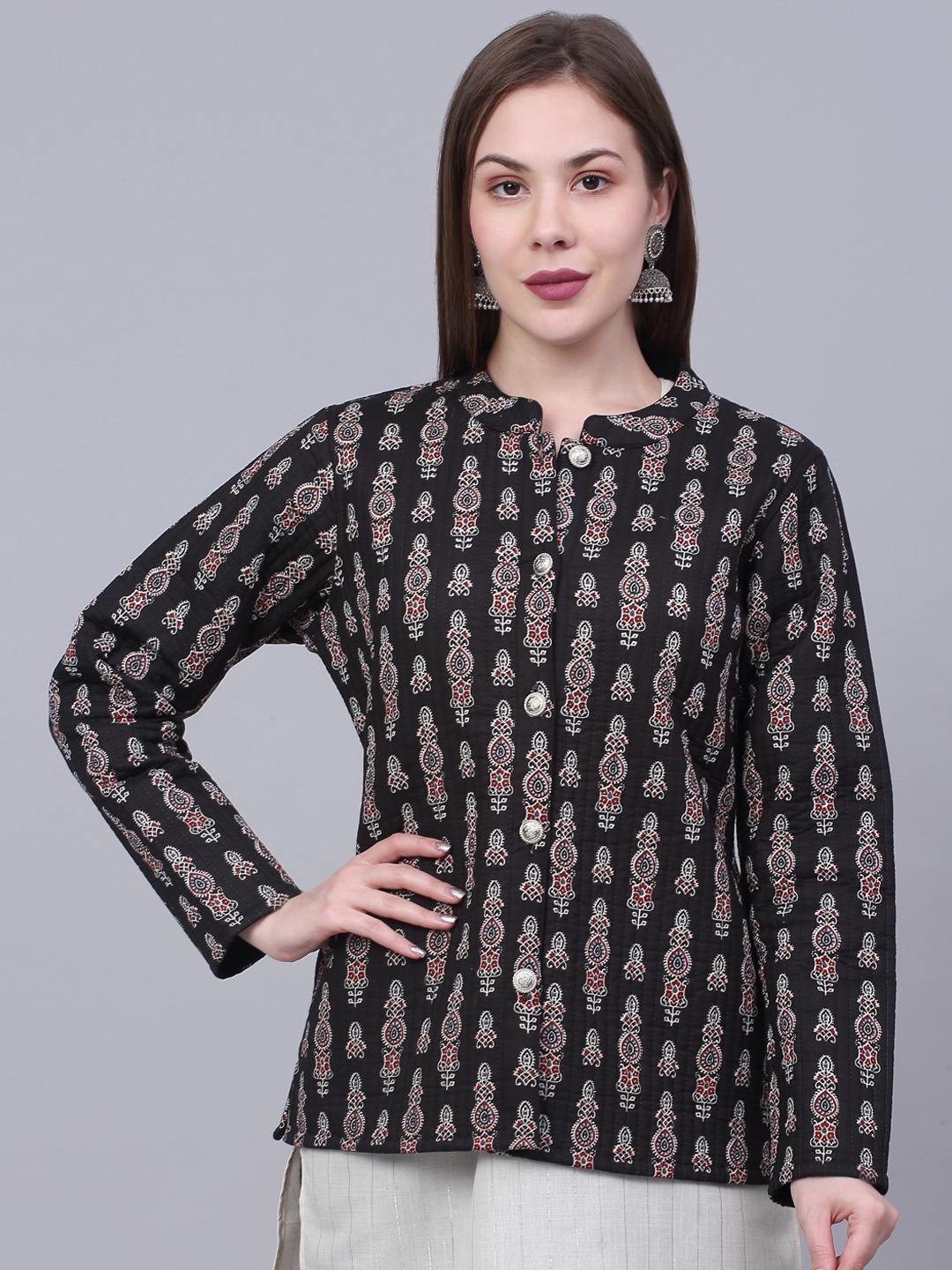 

KALINI Women Black & Gold Geometric Printed Cotton Lightweight Tailored Jacket