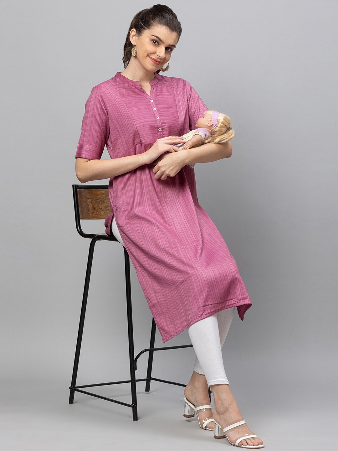 

AV2 Purple Short Sleeves Regular Maternity Straight Kurta