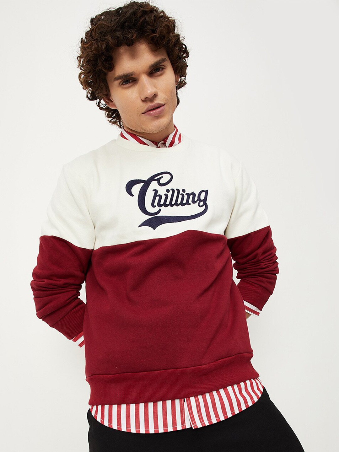 

max Men Off White And Maroon Colourblocked Pullover Cotton Sweatshirt