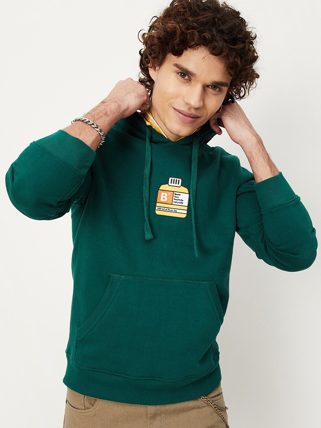 

max Men Green Hooded Cotton Sweatshirt