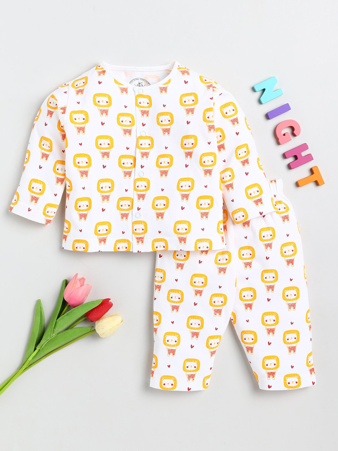 

Clt s Unisex Kids White & Orange Printed Pure Cotton T-Shirt & Pyjamas Night Suit