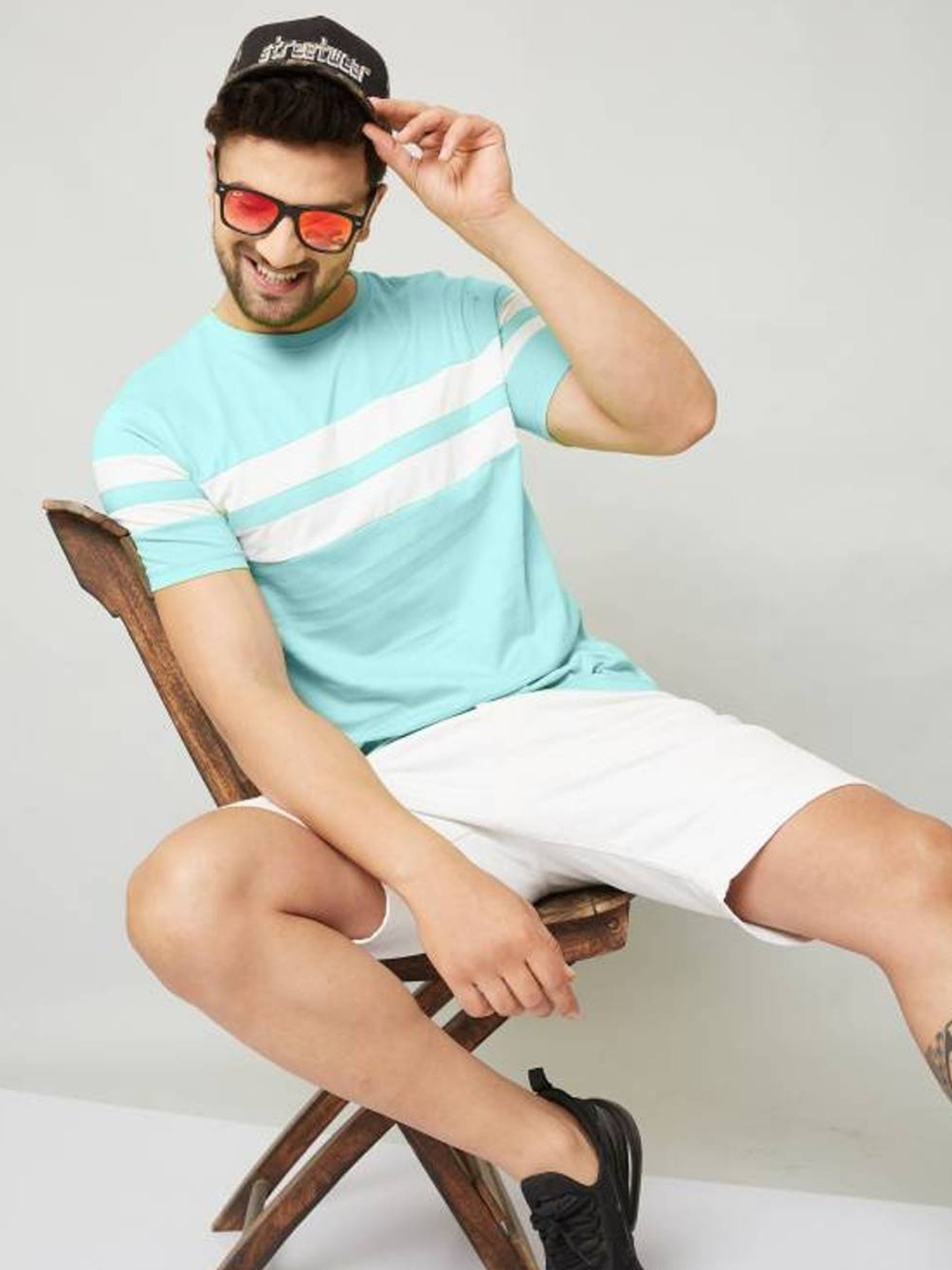 

Rodzen Men Blue Printed T-shirt