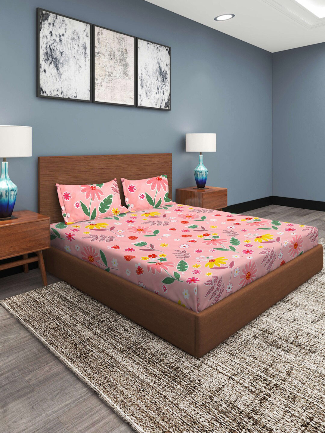 

ROMEE Peach-Coloured & White Floral 144 TC Microfiber Queen Bedsheet with 2 Pillow Covers