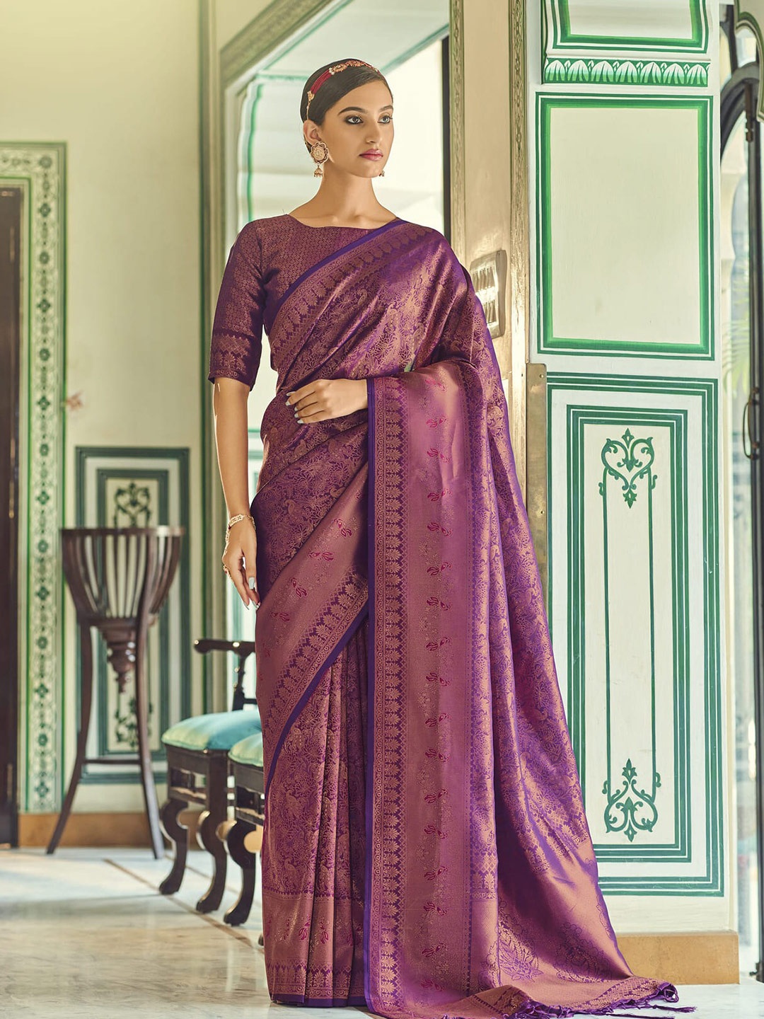 

elora Magenta & Gold-Toned Floral Zari Silk Blend Saree