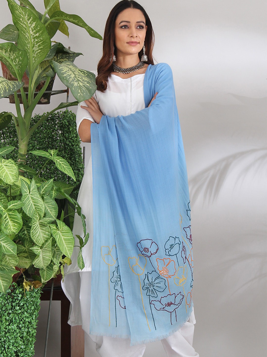 

AKISO Women Blue Embroidered Shawl