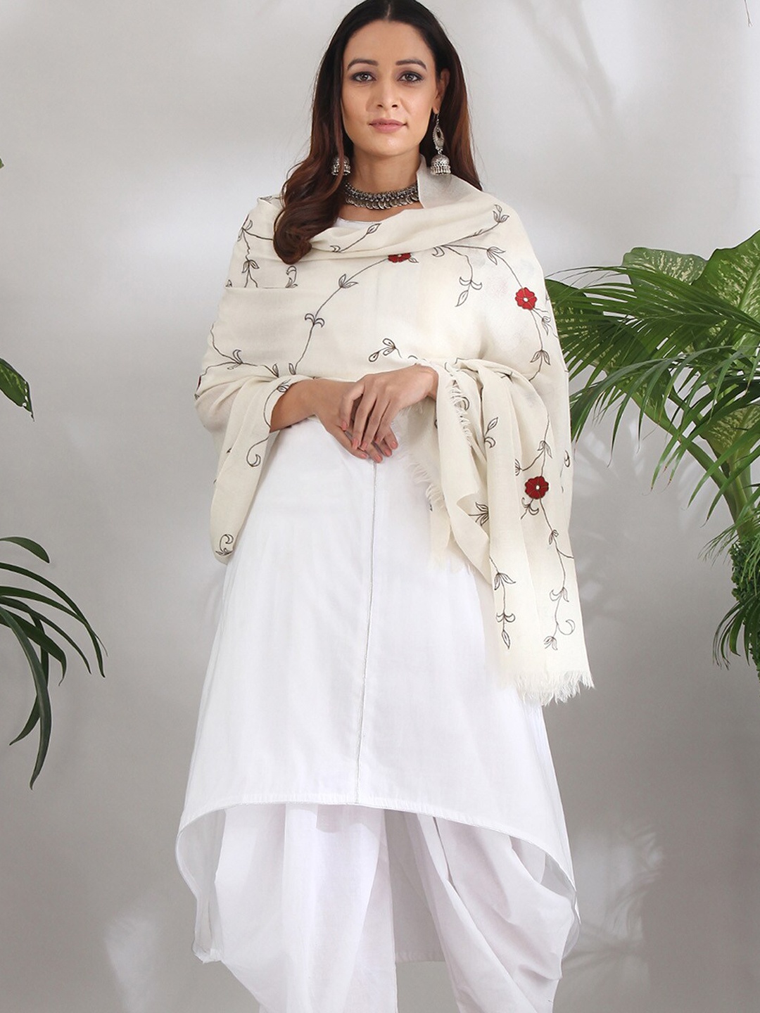 

AKISO Women White Japanese Cherry Blossom Design Embroidered Pashmina Shawl