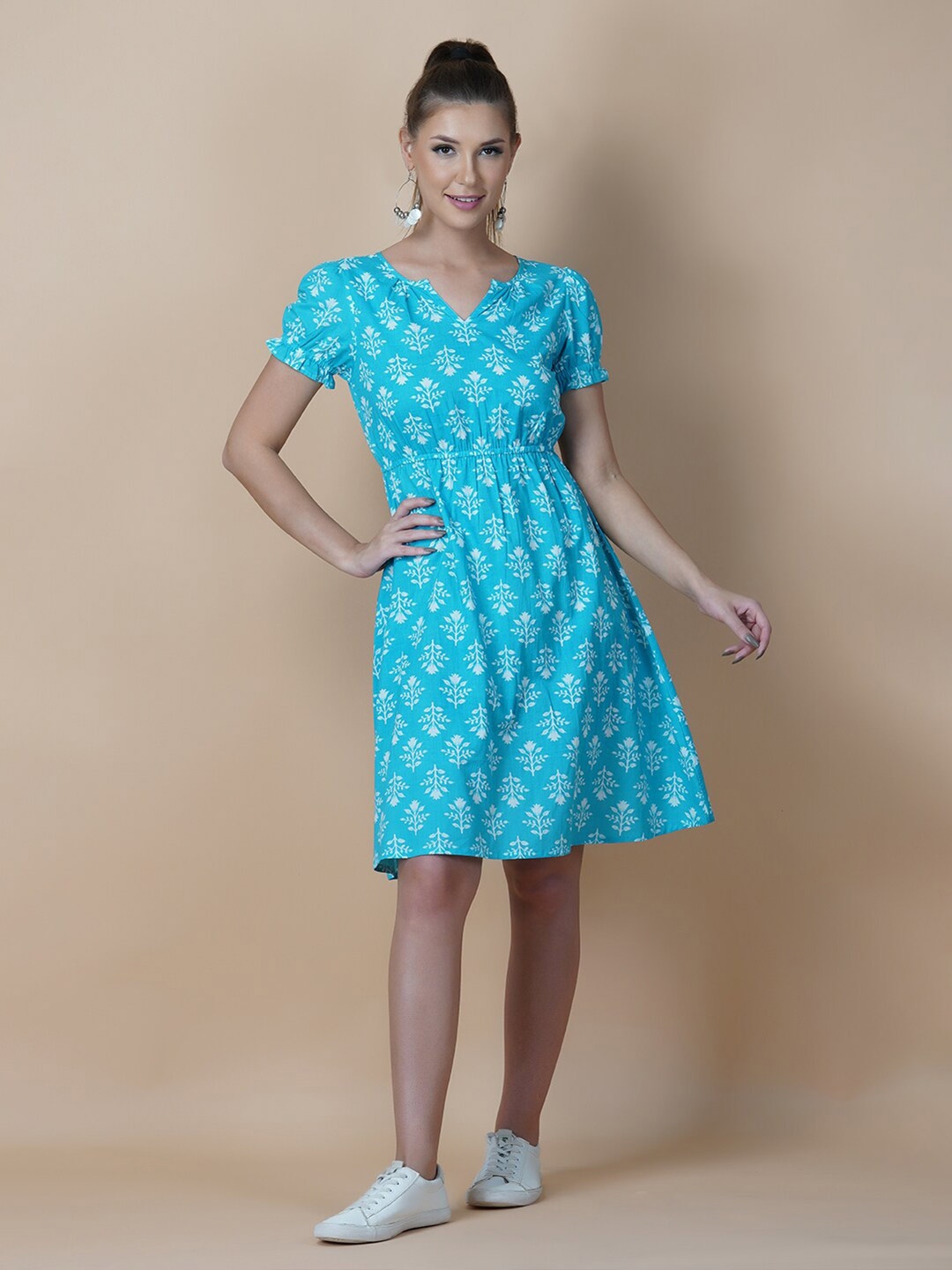 

GULAB CHAND TRENDS Blue Cotton Floral Dress