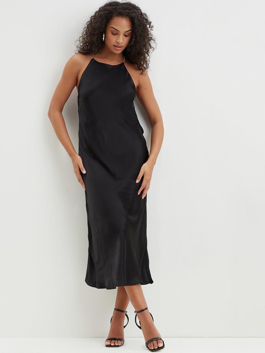 

DOROTHY PERKINS Black Solid Satin Halter Neck A-Line Midi Dress
