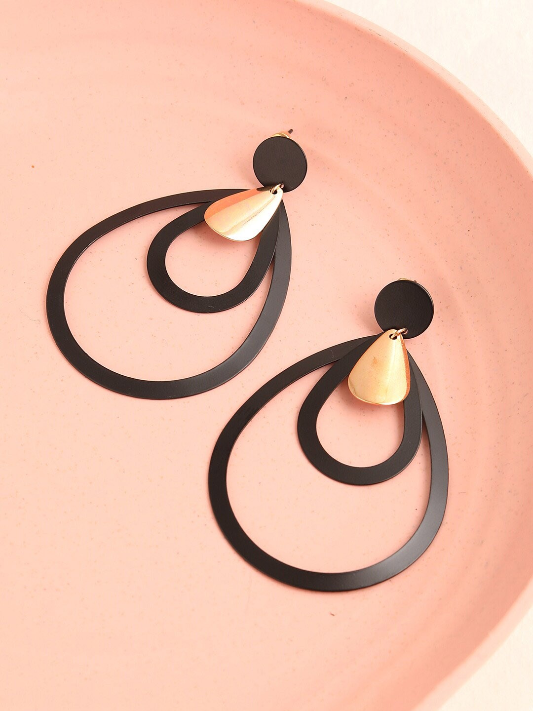 

SOHI Black & Gold-Toned Teardrop Shaped Drop Earrings