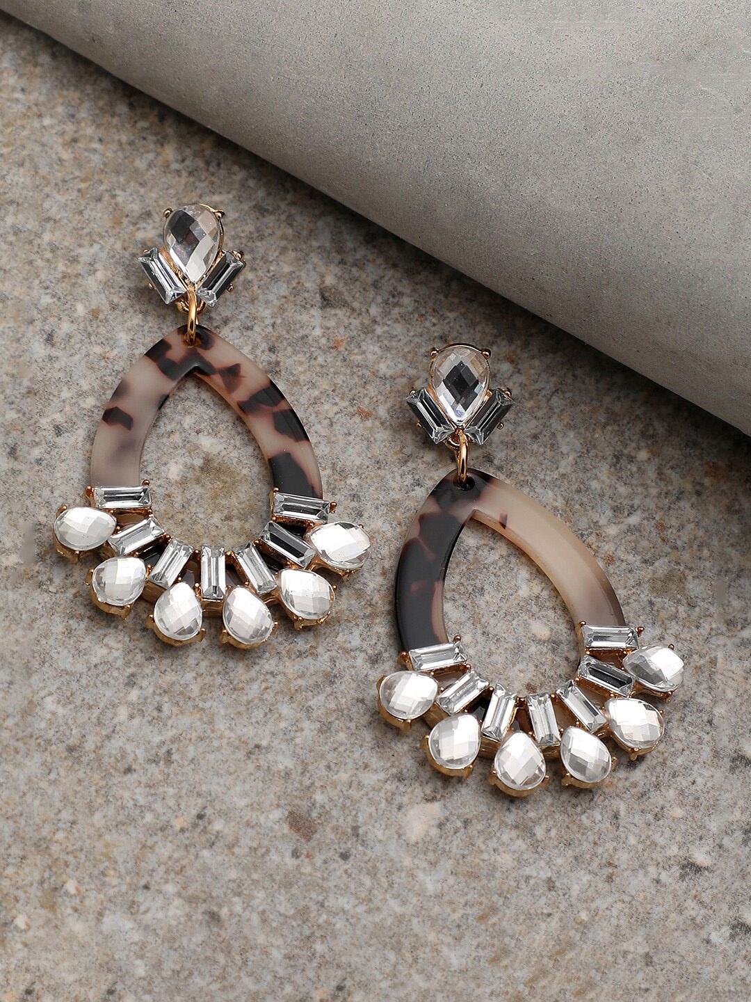 

SOHI Brown & White Contemporary Drop Earrings