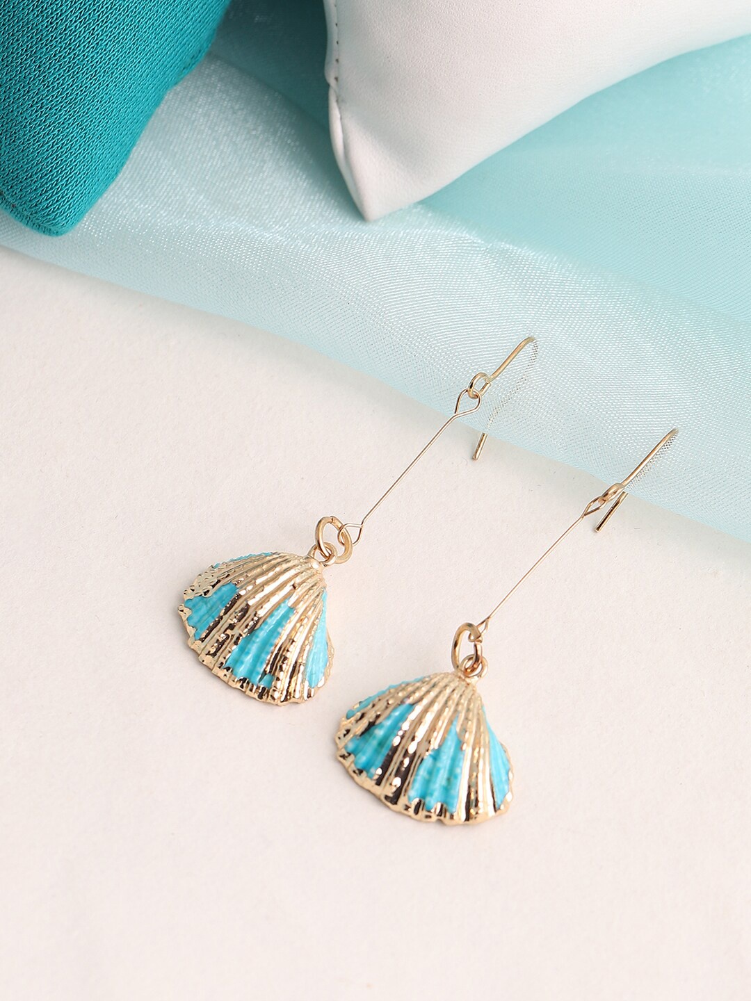 

SOHI Blue & Gold-Toned Contemporary Gold Plated Drop Earrings