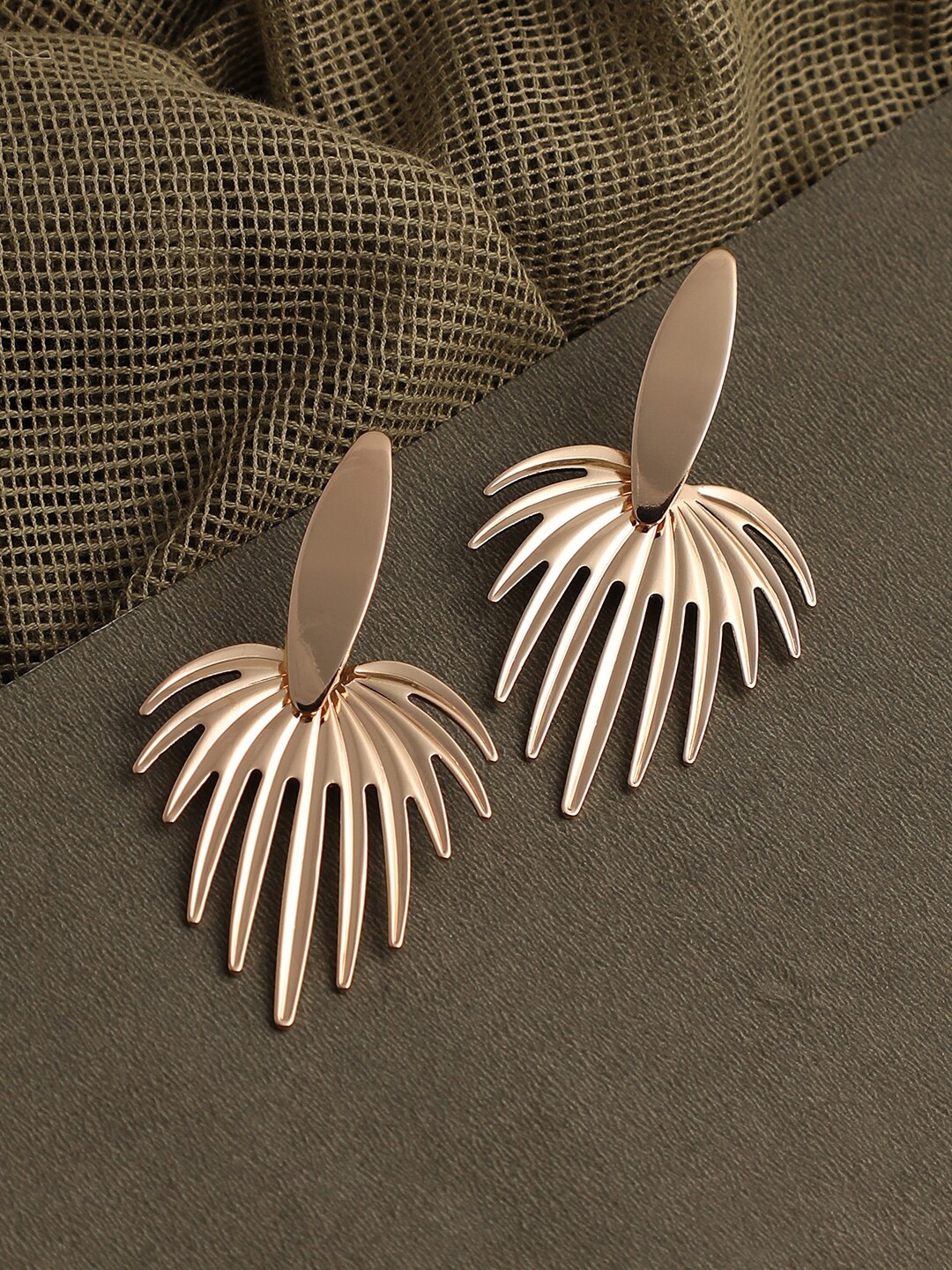 

SOHI Gold-Toned Contemporary Gold Plated Drop Earrings