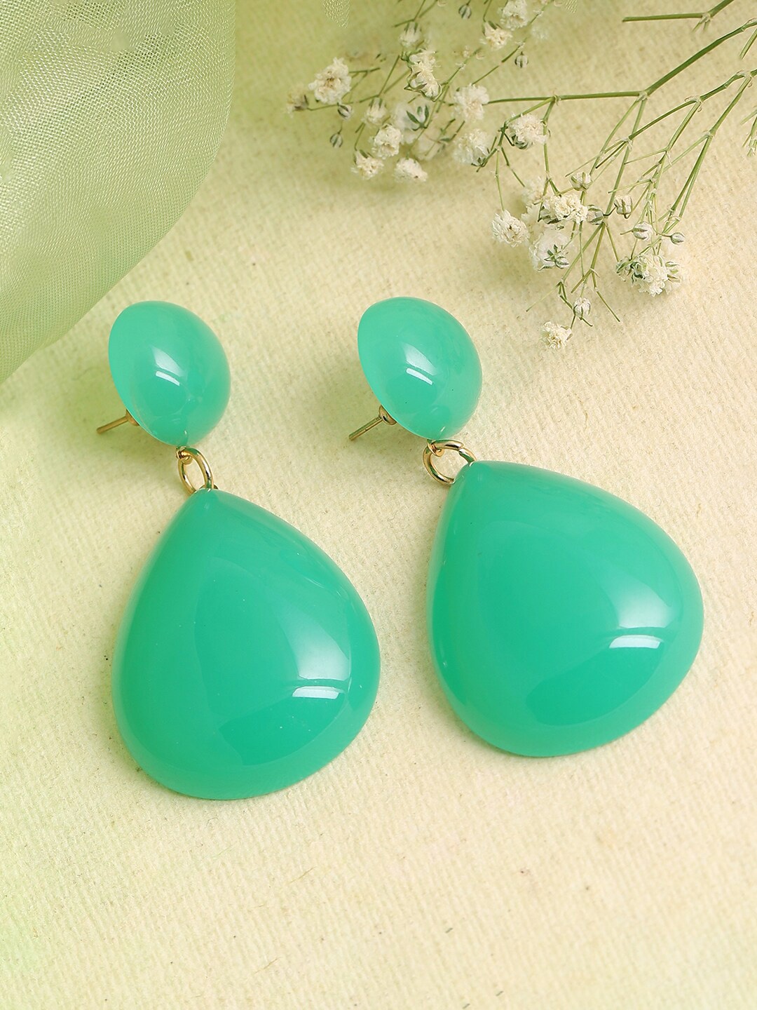 

SOHI Green Contemporary Gold Plated Drop Earrings