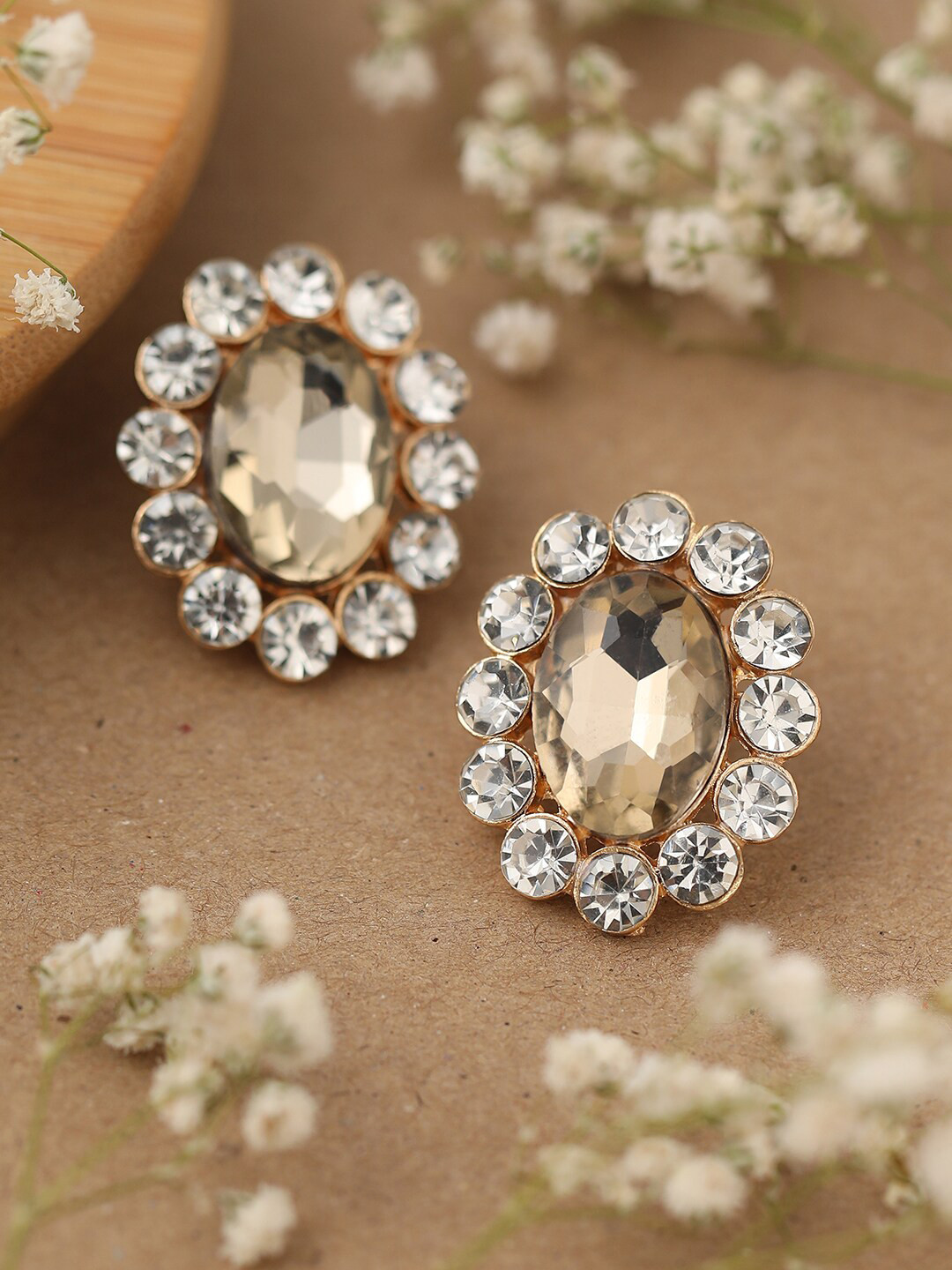 

SOHI Gold-Toned & White Gold Plated Contemporary Studs Earrings