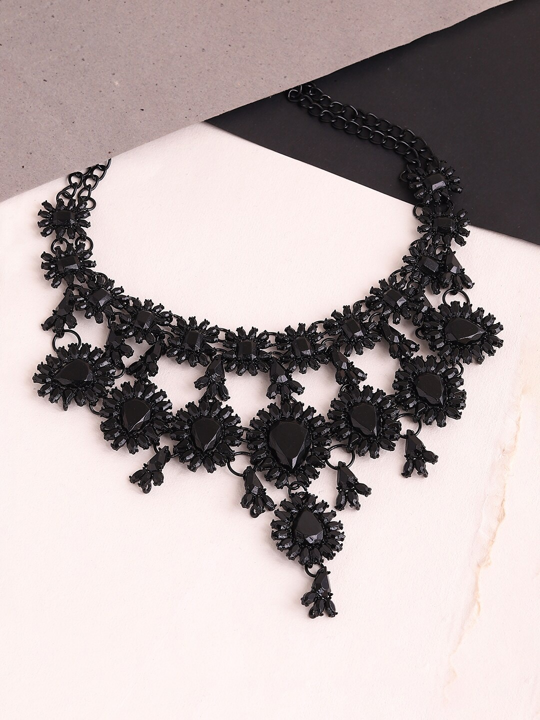 

SOHI Black Party Statement Necklace