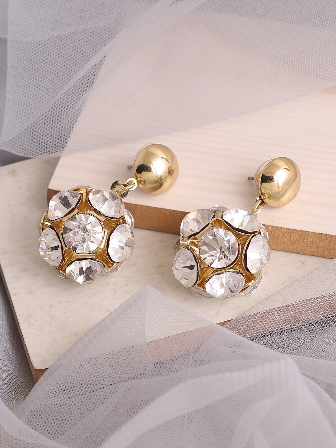 

SOHI Gold-Toned & White Gold Plated Contemporary Drop Earrings