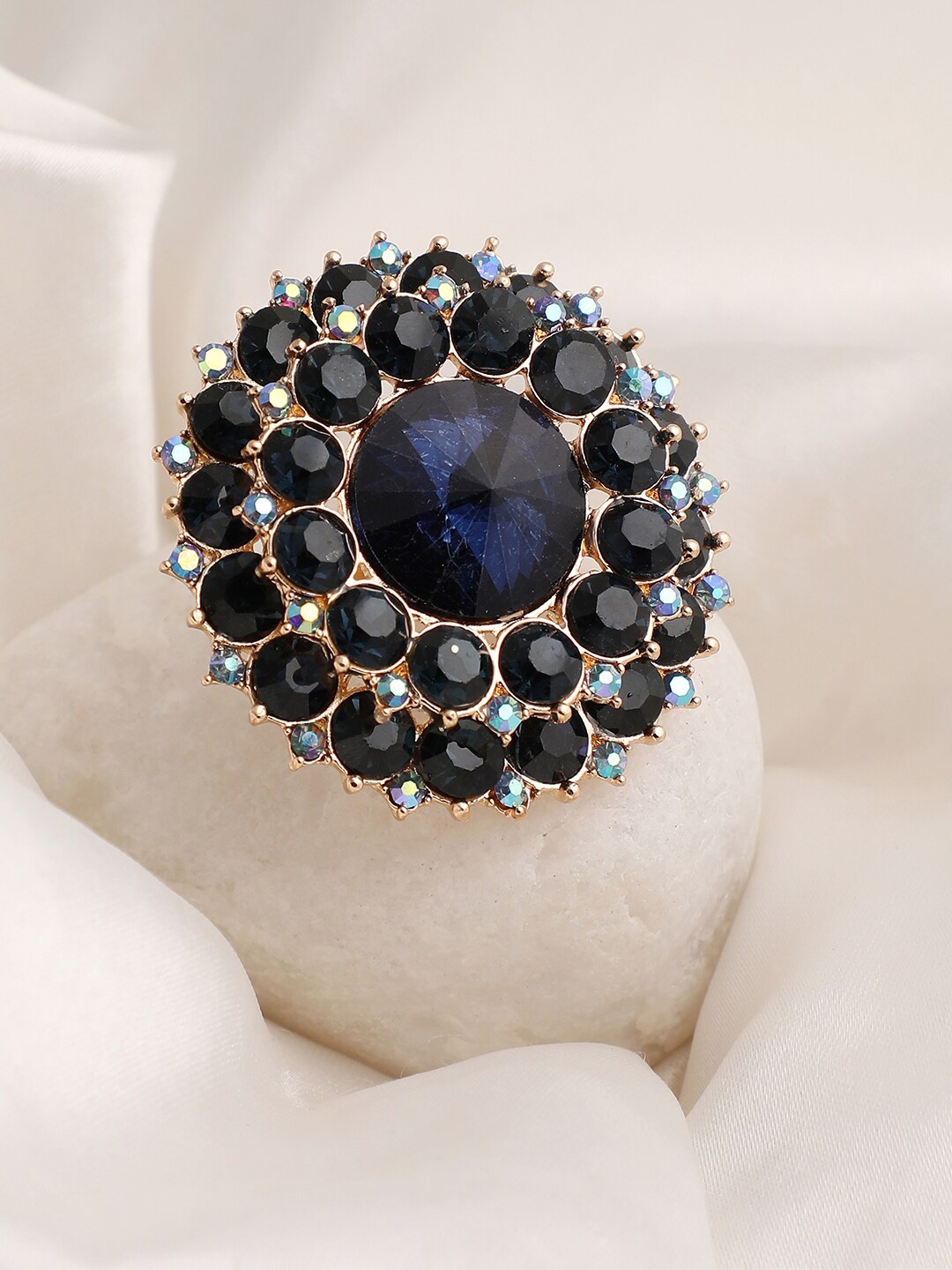 

SOHI Gold-Plated Blue Stone-Studded Adjustable Finger Ring