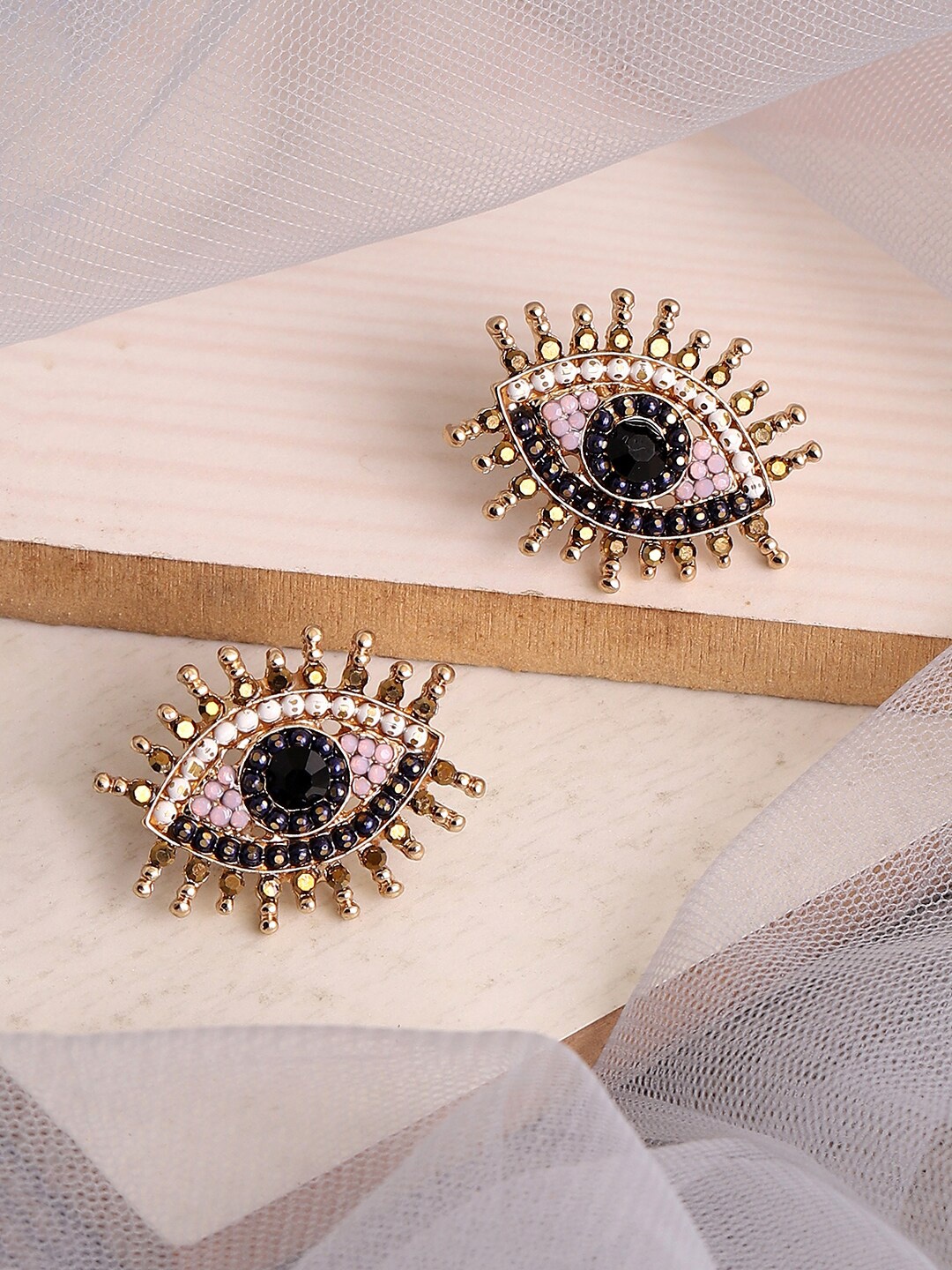 

SOHI Blue & White Contemporary Studs Earrings