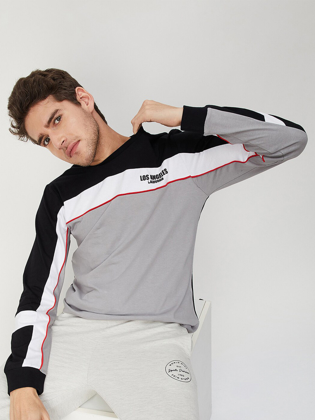

max Men Black Cotton Colourblocked Polo Collar T-shirt