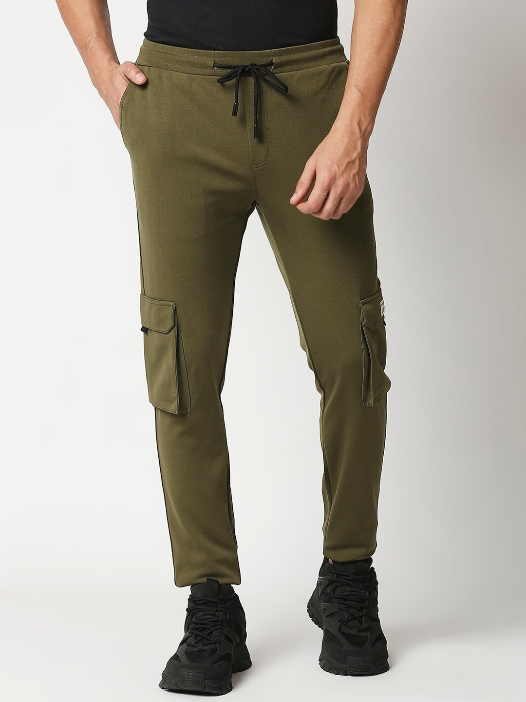 

Manaca Men Green Solid Relaxed-Fit Track Pant