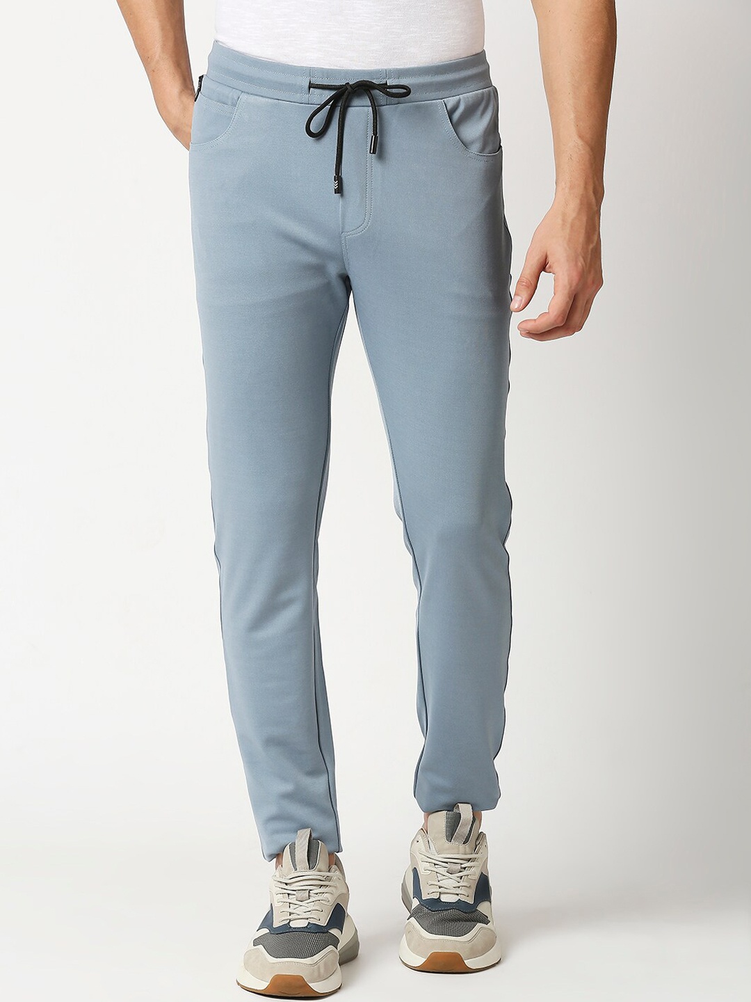 

Manaca Men Blue Solid Relaxed-Fit Track Pant