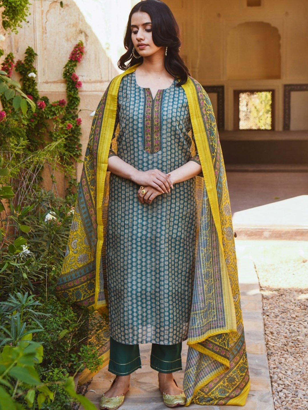 

KARAJ JAIPUR Sea Green Floral Printed Kurta with Trousers & Dupatta