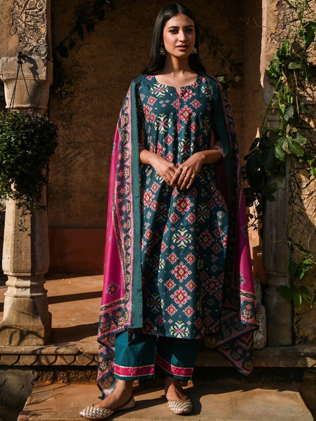 

KARAJ JAIPUR Women Teal Blue Ethnic Motifs Printed Kurta with Trousers & With Dupatta