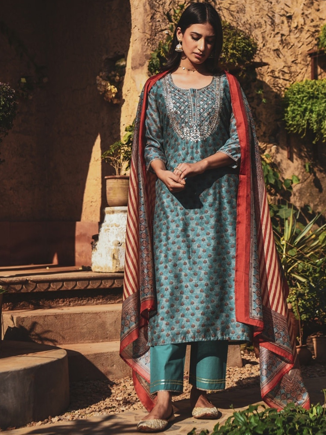 

KARAJ JAIPUR Women Turquoise Blue Floral Printed Kurta With Trousers & With Dupatta