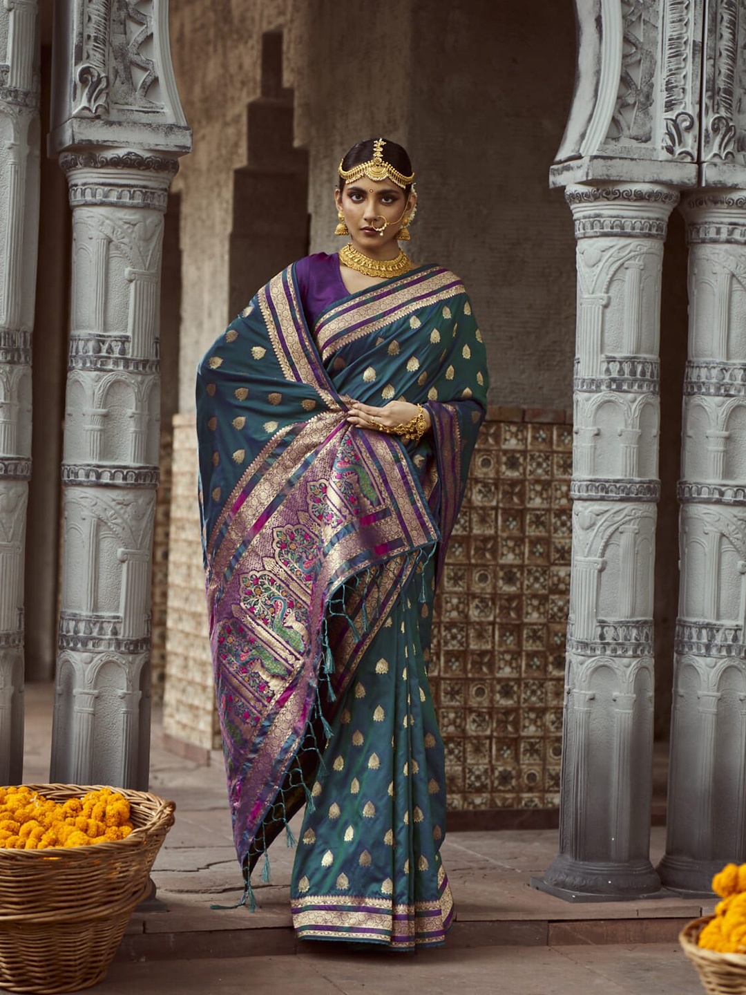 

elora Turquoise Blue & Gold-Toned Ethnic Motifs Zari Silk Blend Banarasi Saree