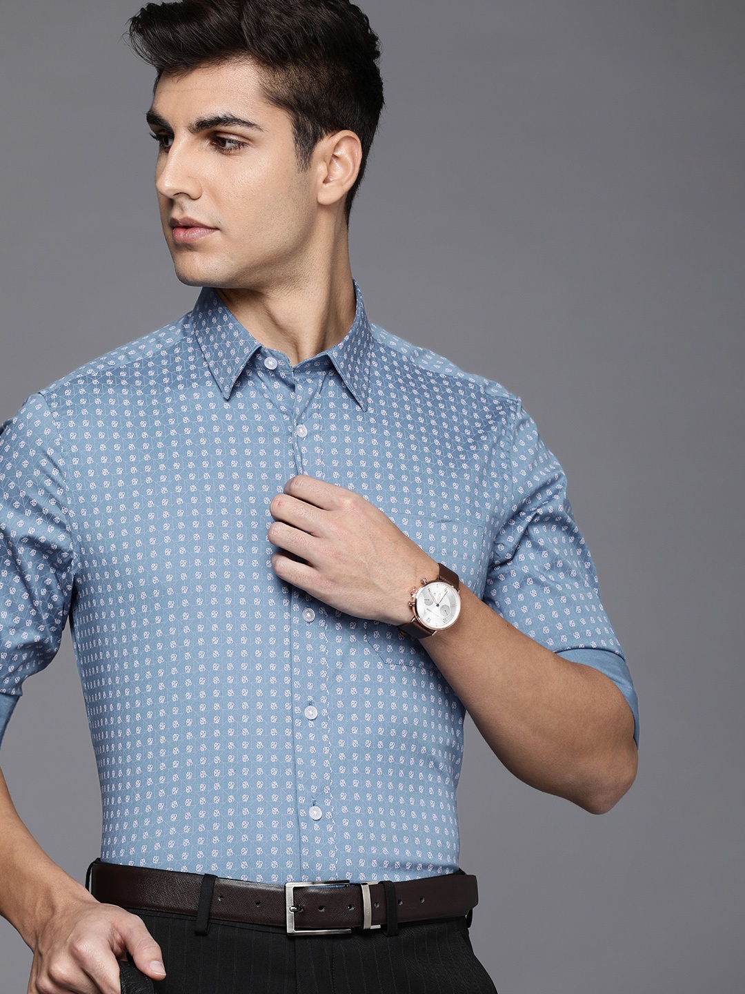 

Louis Philippe Men Slim Fit Conversational Printed Formal Shirt, Blue