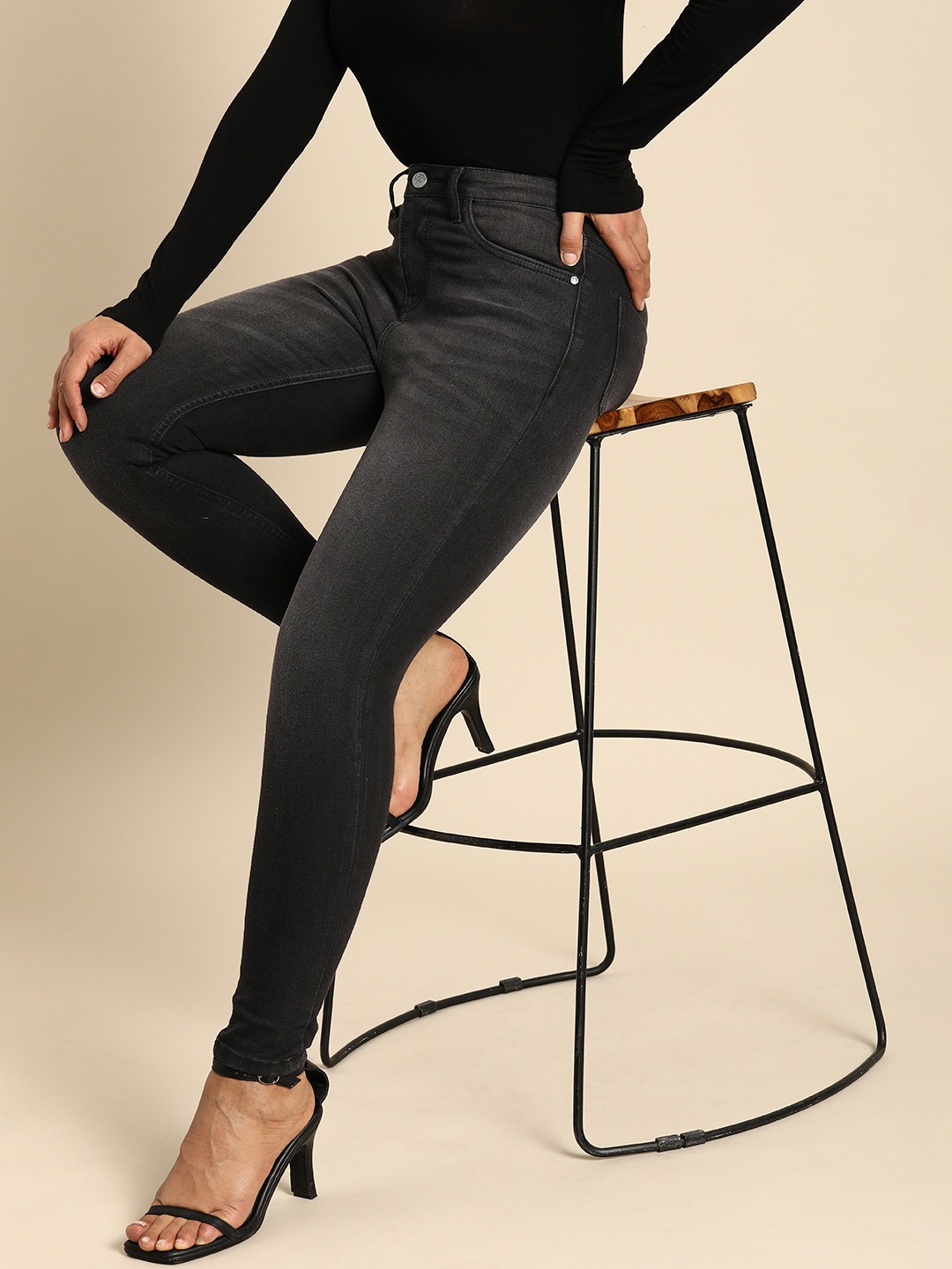 

all about you Women Skinny Fit Light Fade Stretchable Jeans, Black