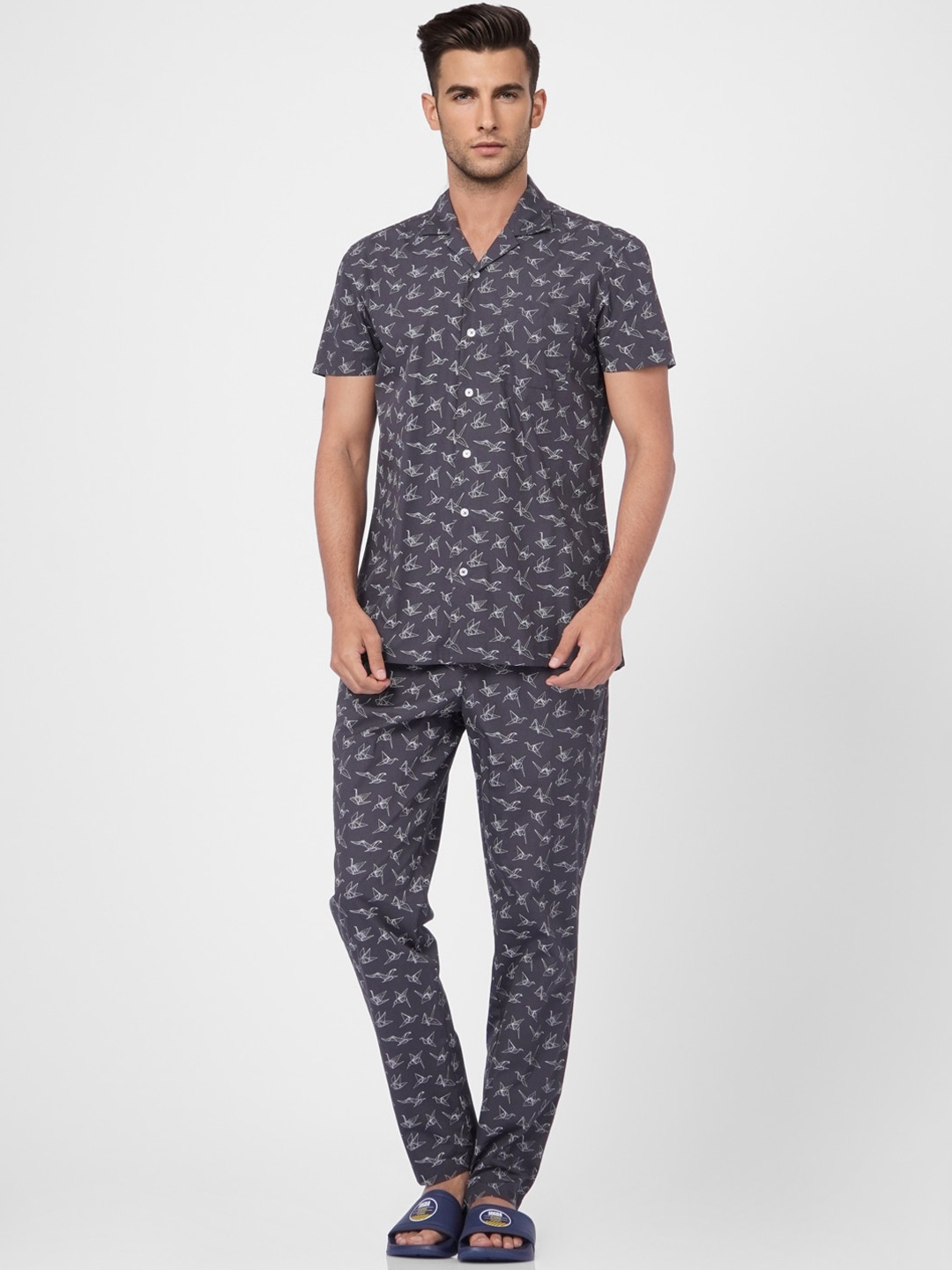 

Jack & Jones Men Grey & White Printed Night suit