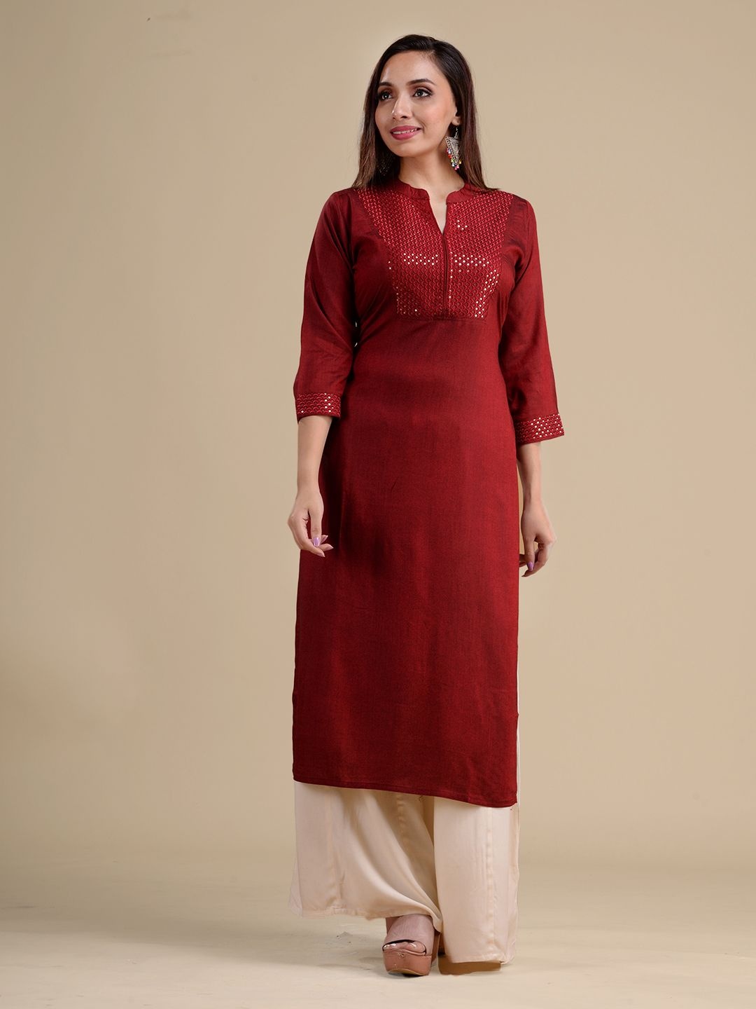 

Charukriti Yoke Design Cotton Straight Kurta, Maroon