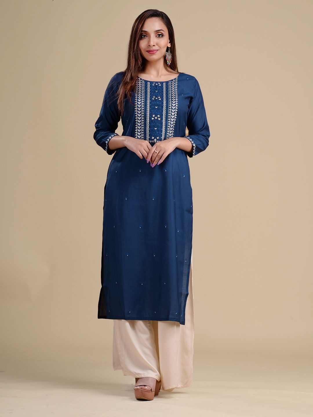 

Charukriti Embroidered Cotton Straight Kurta, Blue