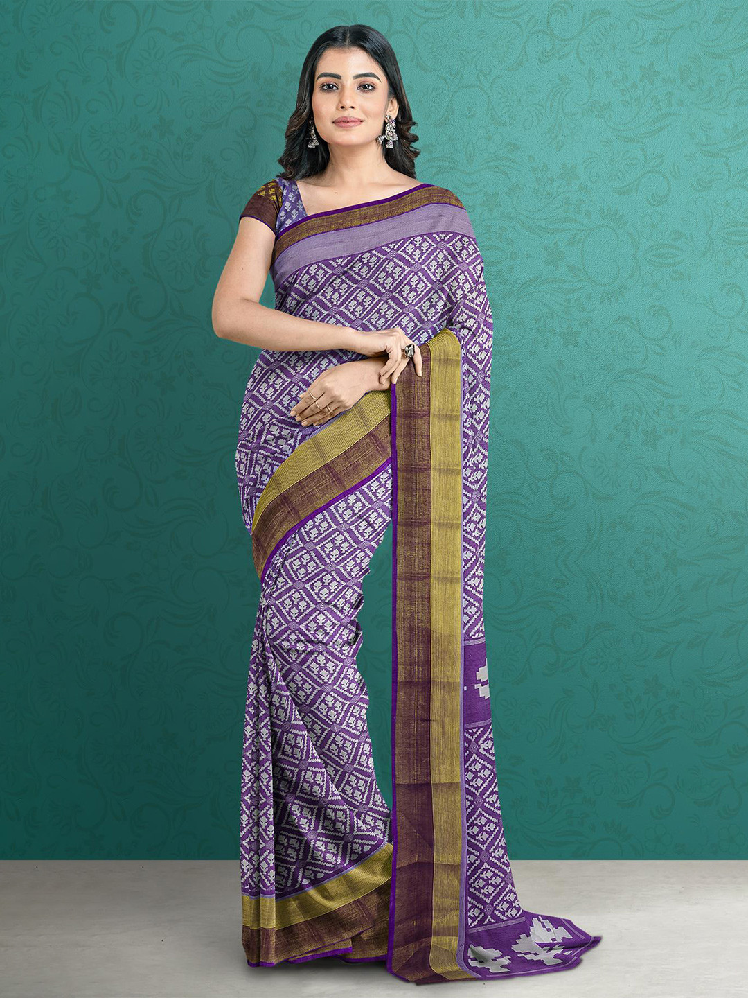 

Kalamandir Purple & Brown Floral Printed Saree