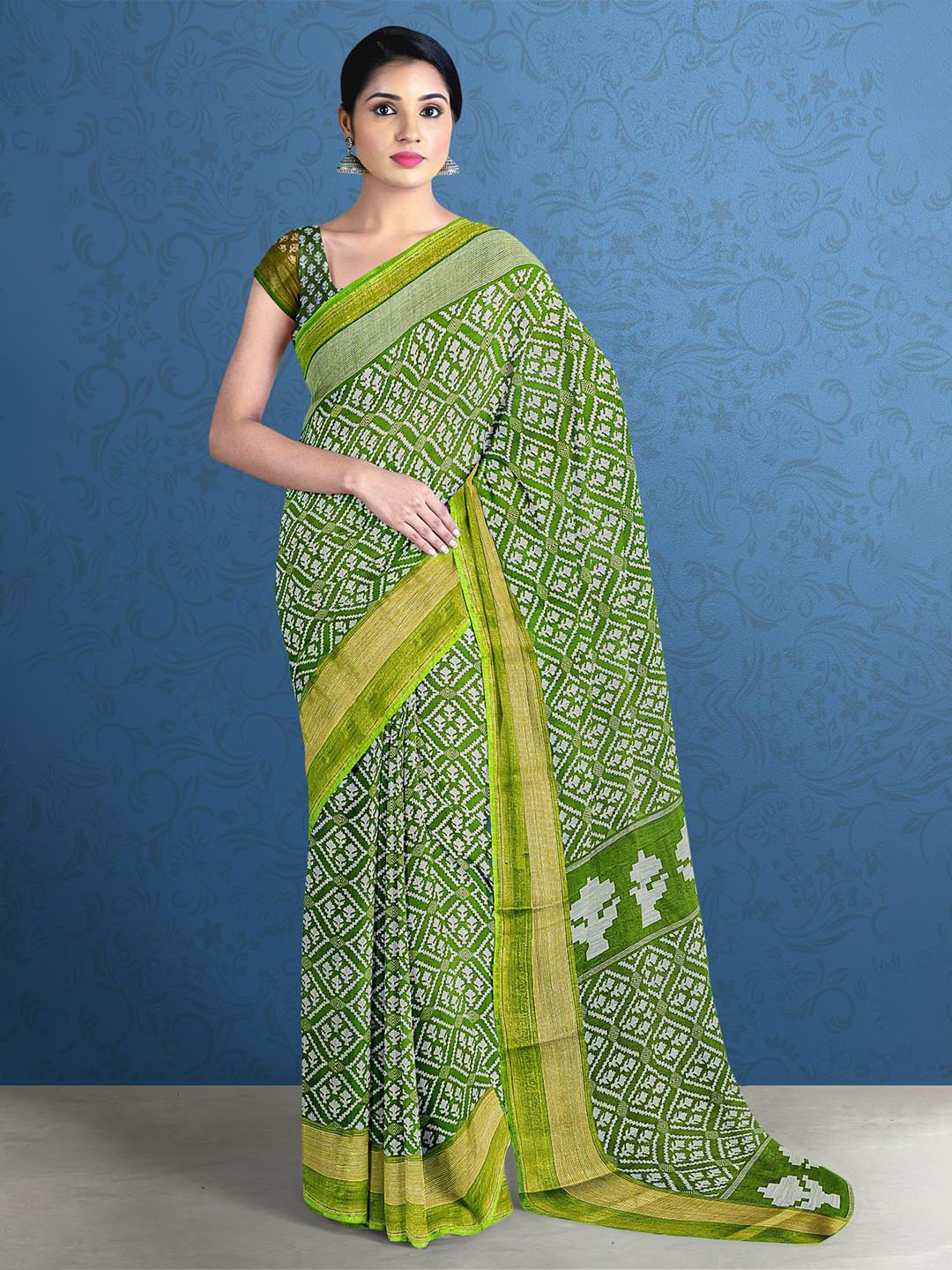 

Kalamandir Green & Off White Floral Printed Saree